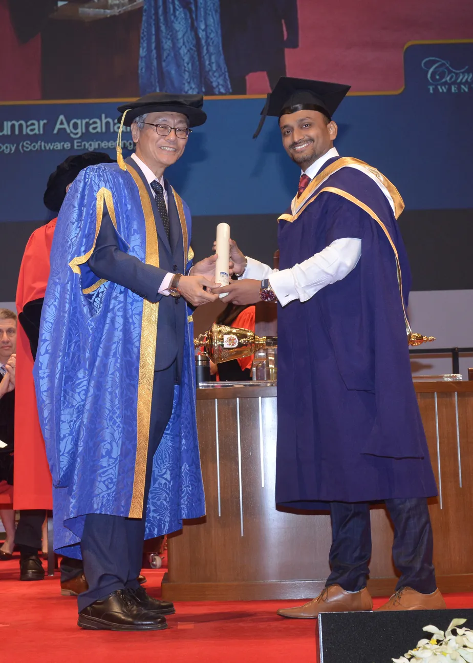 Ritesh receiving M.S degree at NUS Graduation Ceremony, Singapore 2019
